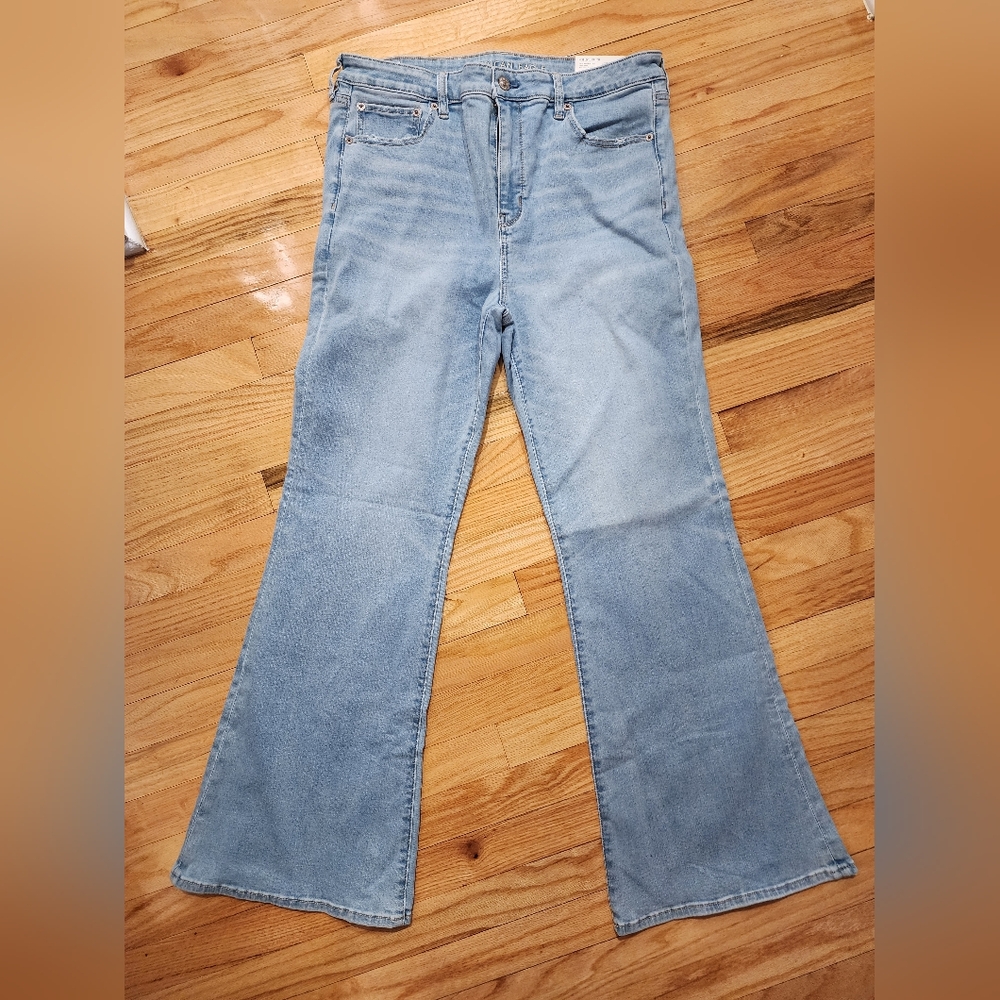 NWT American Eagle Outfitters Light Blue Flare Jeans